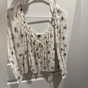 American Eagle Outfitters Cream and Black Floral Blouse